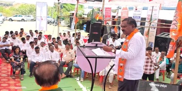 बीड - पवन मोगरेकर यांचे 