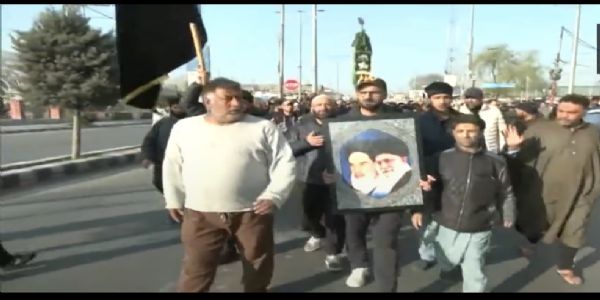 काश्मीरमध्ये संचारबंदी लागू; शाळा-महाविद्यालये बंद, परीक्षा पुढे ढकलल्या