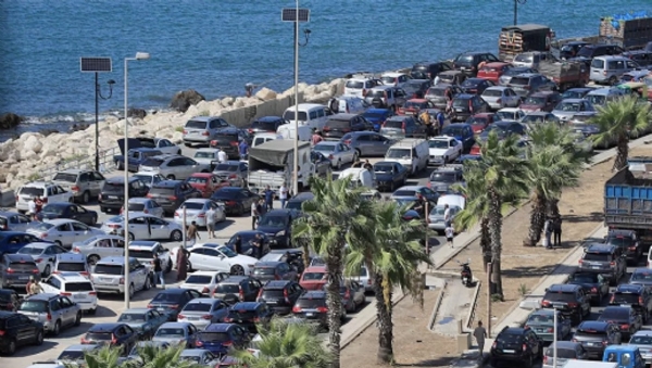 इस्रायली हल्ल्यांच्या भीतीने लोकांचे बेरूतहून पलायन, रस्त्यांवर मोठी वाहतूक कोंडी इस्रायली हल्ल्यांच्या भीतीने लोकांचे बेरूतहून पलायन, रस्त्यांवर मोठी वाहतूक कोंडी