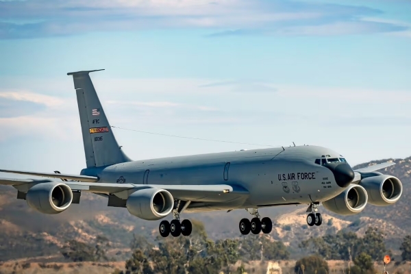 इराणविरोधी युद्धात अमेरिकन युद्धविमानांना स्पेनचे हवाई क्षेत्र बंद इराणविरोधी युद्धात अमेरिकन युद्धविमानांना स्पेनचे हवाई क्षेत्र बंद