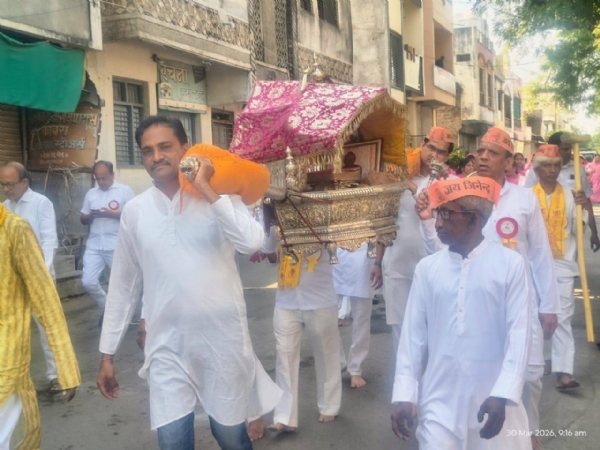 भगवान महावीर जयंतीनिमित्त सेलूत शोभायात्रा; ढोल ताशांच्या गजरात पालखी मिरवणूक  उत्साहाचे वातावरण : चिमुकल्यांसह, महिला, तरूण सकल जैन समाज बांधवांचा मोठा सहभाग