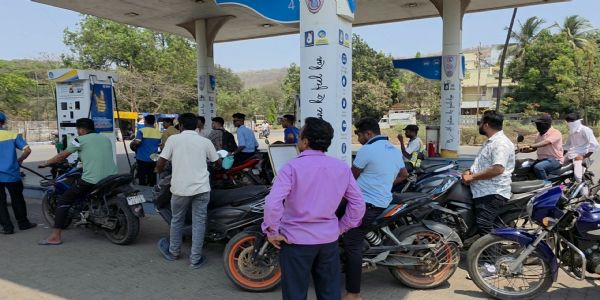 पालघरमध्ये पेट्रोल पंपांवर गर्दी; प्रशासनाचे नागरिकांना आवाहन