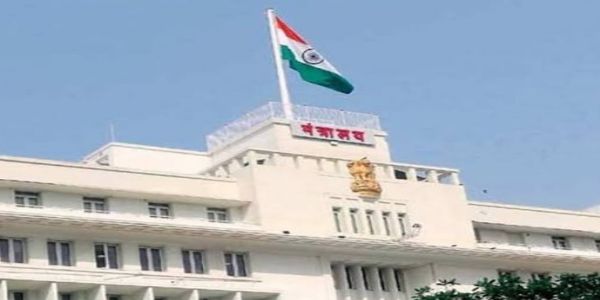 आर्थिक वर्ष अखेरची लगबग, मंत्रालयात सुट्टीच्या दिवशी निघाले तब्बल २०७ जीआर