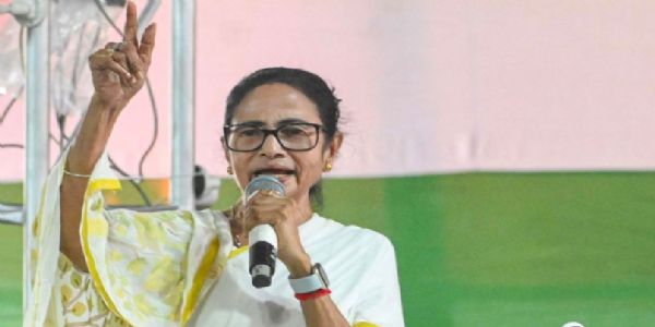 ममता बॅनर्जी यांच्यावर आचारसंहितेचे उल्लंघन केल्याचा आरोप; भाजपची निवडणूक आयोगाकडे तक्रार