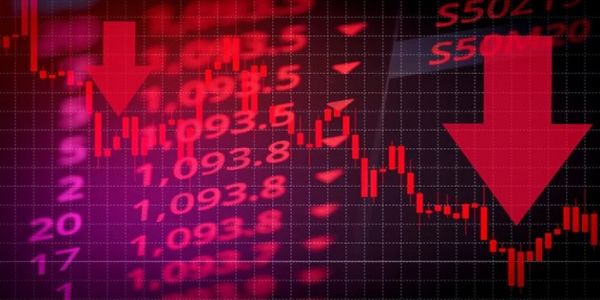 आठवड्याच्या पहिल्याच दिवशी सेन्सेक्स १,६३५ अंकांनी कोसळला