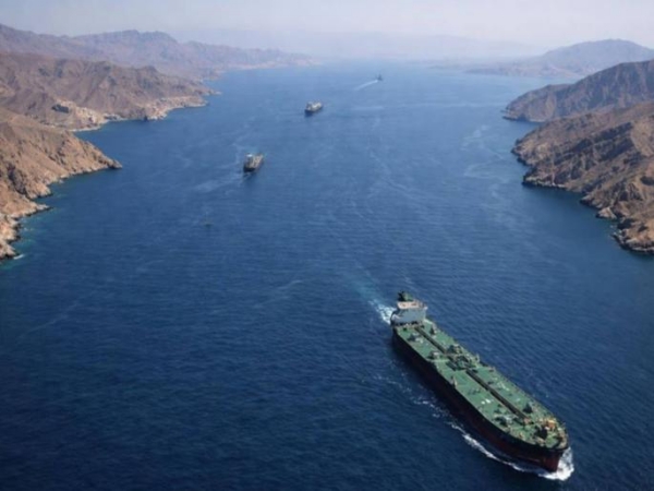 इराणच्या संसदेकडून होर्मुझच्या सामुद्रधुनीतील जहाजांवर टोल आकारण्यास मंजुरी