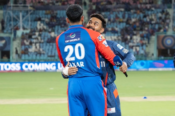 ऋषभ पंत आणि अक्षर पटेल