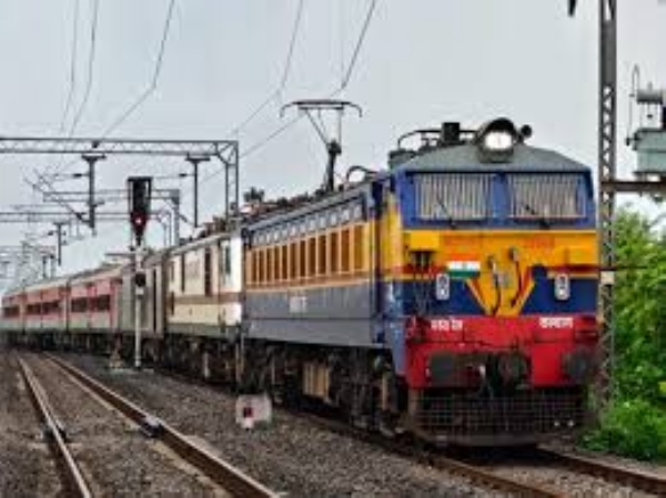 दादर–रत्नागिरी पॅसेंजर रेल