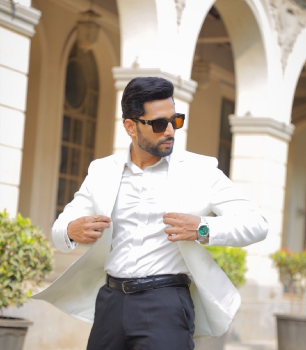 सनई चौघडे” मधील रुबाबदार जय खानोलकर सनई चौघडे” मधील रुबाबदार जय खानोलकर