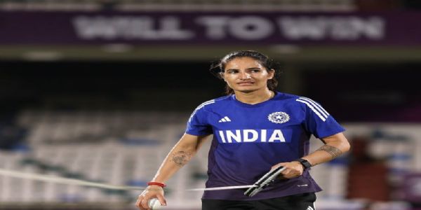 रेणुका ठाकूर ऑस्ट्रेलिया विरुद्धच्या एकमेव कसोटीतून बाहेर