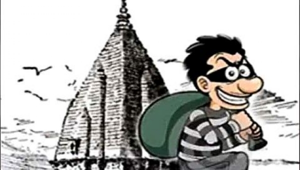 मंदिरात चोरी करताना आरोपी सीसीटीव्हीत कैद -नानलपेठ पोलिसांत गुन्हा दाखल