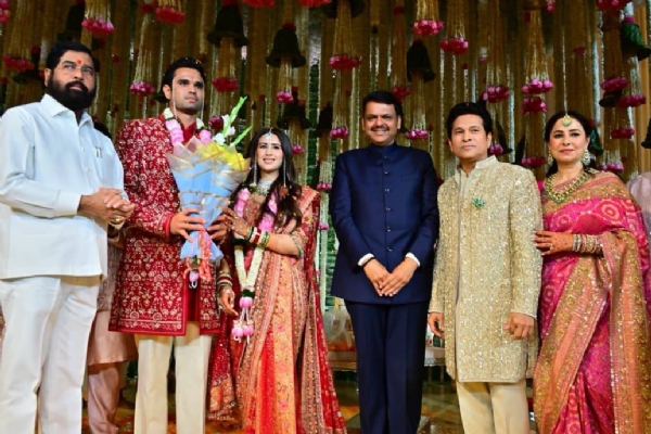 अर्जुन तेंडलुकर आणि सानिया चांडोक अडकले  विवाह बंधनात