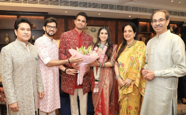 अर्जुन तेंडलुकर आणि सानिया चांडोक अडकले  विवाह बंधनात