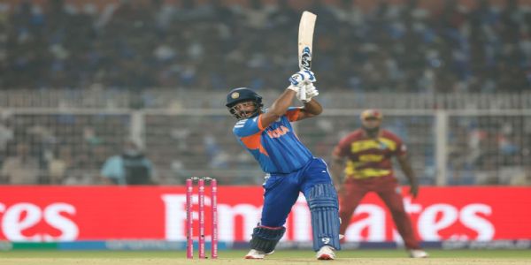 भारत सलग दुसऱ्यांदा टी-२० विश्वचषकाच्या अंतिम फेरीत