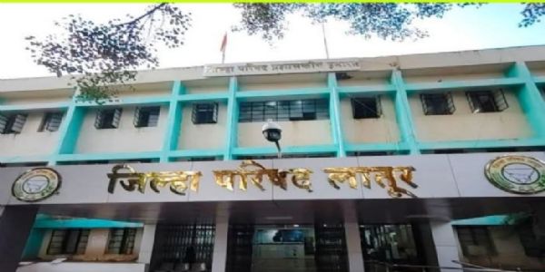 लातूर - पदोन्नतीसाठी बनावट प्रमाणपत्र; जि. प. च्या तीन अभियंता विरुद्ध गुन्हा