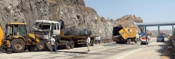 Samruddhi HW collision Three workers killed