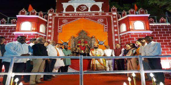 छत्रपती शिवाजी महाराजांचे विचार, आदर्श अंगीकारण्याची गरज: मनपा आयुक्त डॉ. लहाने
