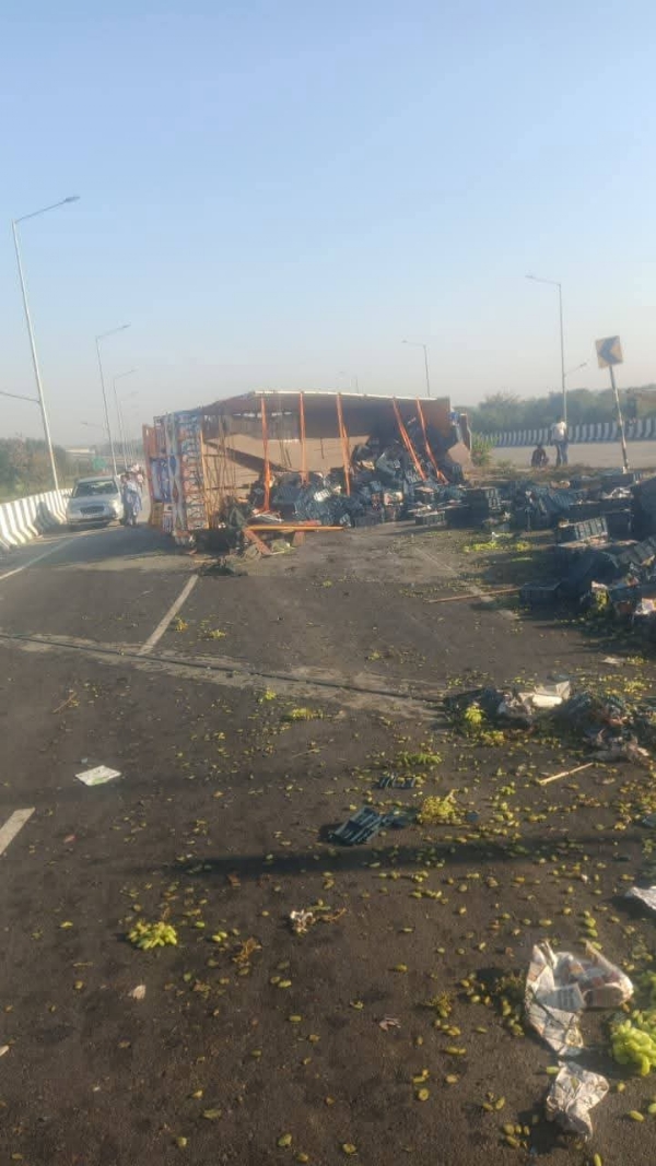 द्राक्षाचा ट्रक