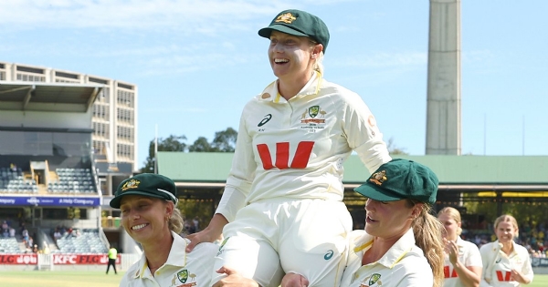 एलिसा हिली एलिसा हिली