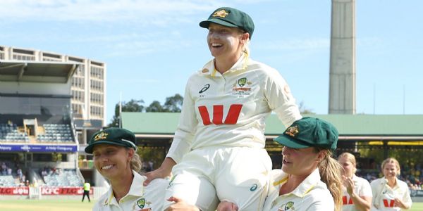 एलिसा हिलीचा आंतरराष्ट्रीय क्रिकेटला अलविदा