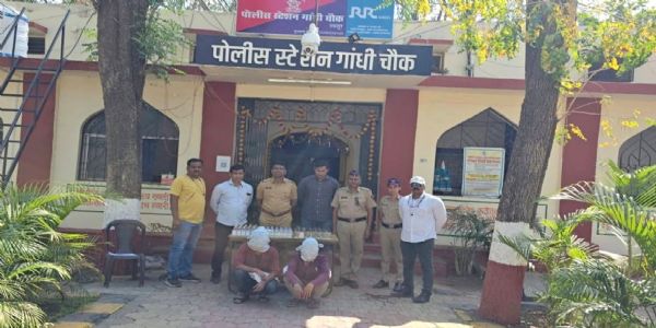 लातूर - गांधी चौक व भादा हद्दीत देशी-विदेशी दारूचा साठा जप्त