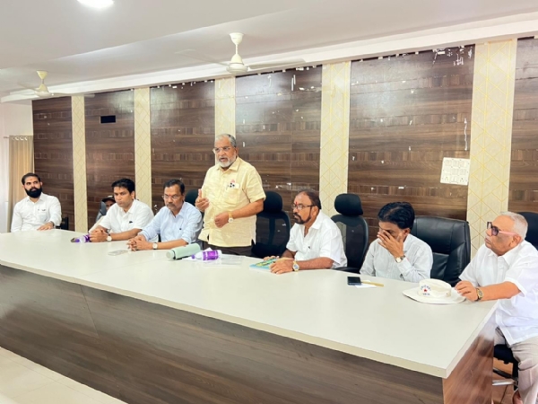 राजू शेट्टी यांच्या नेतृत्वाखालील आंबा काजू बागायतदार