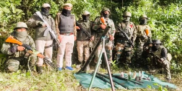 मणिपूर :शस्त्रास्त्र आणि 1800 किलो अफूसह दोघांना अटक