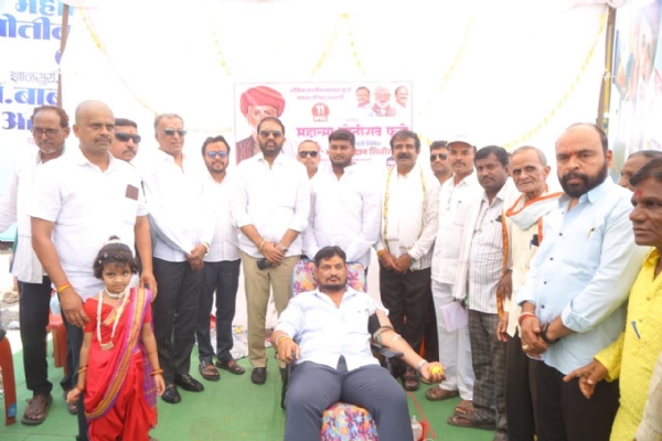महात्मा फुले जयंतीनिमित्त समता परिषदेतर्फे अभिवादन व रक्तदान शिबिर