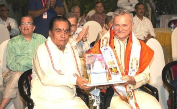 भारतीय योग व सुर्य नमस्कार भारतीय योग व सुर्य नमस्कार