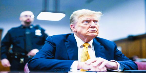 इराणची 158 नौसैनिक जहाजे नष्ट केली - ट्रम्प यांचा दावा