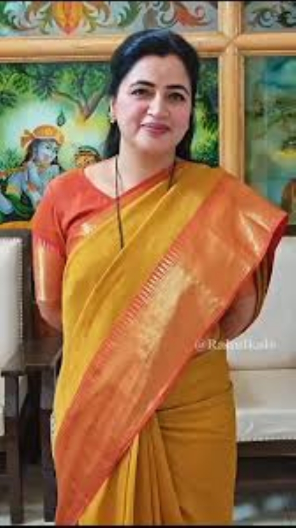 ‘शेरो शायरीतून राजकीय संदेश; अमरावतीत चर्चांना उधाण... नवनीत राणांच्या पोस्टने वाढवली राजकीय उत्सुकता... दिल्ली की राज्य? ‘इशारा’ नेमका कुणाकडे? – प्रश्न अनुत्तरित... ‘शेरो शायरीतून राजकीय संदेश; अमरावतीत चर्चांना उधाण... नवनीत राणांच्या पोस्टने वाढवली राजकीय उत्सुकता... दिल्ली की राज्य? ‘इशारा’ नेमका कुणाकडे? – प्रश्न अनुत्तरित...