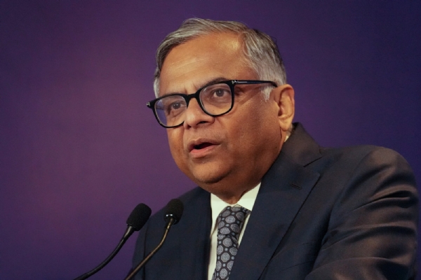 टाटा सन्स चे अध्यक्ष एन. चंद्रशेखरन टाटा सन्स चे अध्यक्ष एन. चंद्रशेखरन