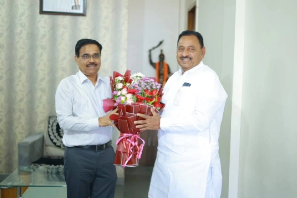 जिल्हाधिकारी