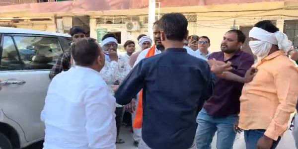 अकोला: महापालिकेत सत्ताधारी पुन्हा भिडले, पुन्हा एकमेकांना शिवीगाळ..