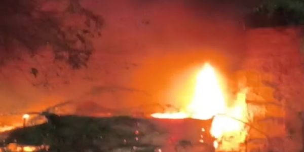 अकोल्यात सिलेंडर स्फोटात घर जळून खाक