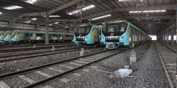 मुंबई मेट्रो लाईन 2बीच्या बांधकामादरम्यान 400 टन क्रेन पलटला, सुदैवाने जीवितहानी टळली