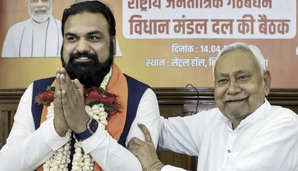 सम्राट चौधरी यांनी बिहारचे नवे मुख्यमंत्री म्हणून घेतली शपथ