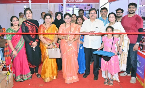 कन्झ्युमर शॉपीचे उद्घाटन