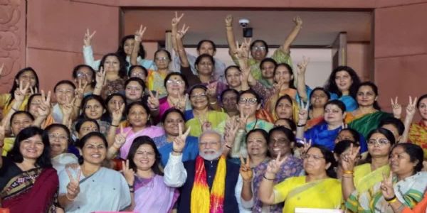 नारी शक्ती : मूलभूत सन्मानापासून स्वतःचे अवकाश