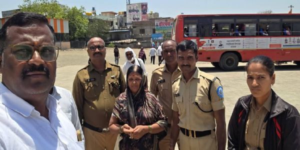 अहमदपूर पोलिसांची सतर्कता; बसस्थानकातील गर्दीत महिलेच्या मंगळसूत्र चोरीचा प्रयत्न फसला