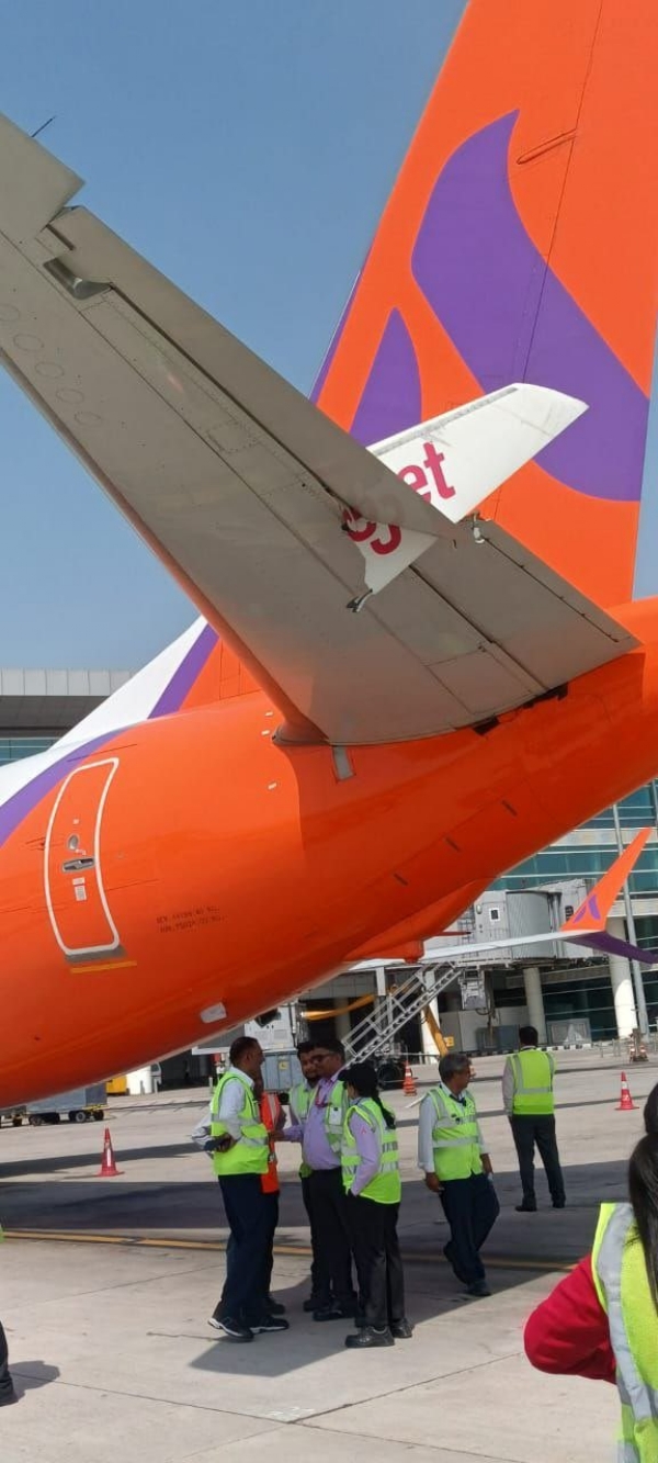 दिल्ली विमानतळावर अकासा एअर आणि स्पाईसजेट विमानांची टक्कर