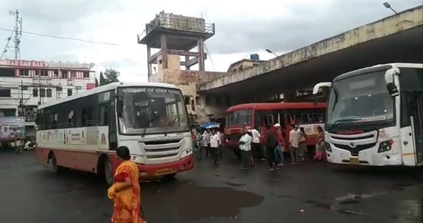 उन्हाळी सुट्यांत गर्दीवर नियंत्रणासाठी अमरावती विभागात ५० जादा एसटी बसेस उन्हाळी सुट्यांत गर्दीवर नियंत्रणासाठी अमरावती विभागात ५० जादा एसटी बसेस