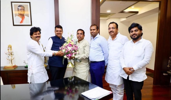 मुख्यमंत्री देवेंद्र फडणवीस मुख्यमंत्री देवेंद्र फडणवीस