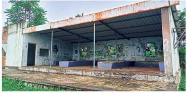 अमरावती : शिरजगावकसबा बसस्थानकाची दुरवस्था, प्रशासन व लोकप्रतिनिधींनी तातडीने लक्ष देण्याची मागणी