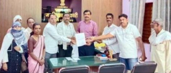 आरटीईचा ऑनलाइन सावळागोंधळ गटशिक्षणाधिकाऱ्यांना धरले धारेवर : फेरचौकशीची मागणी