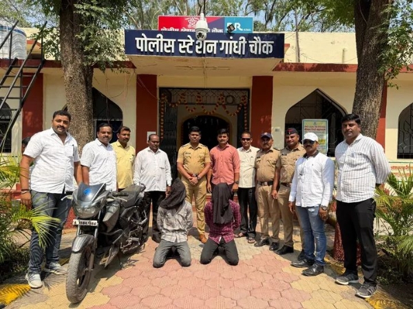 पोलीस कारवाई