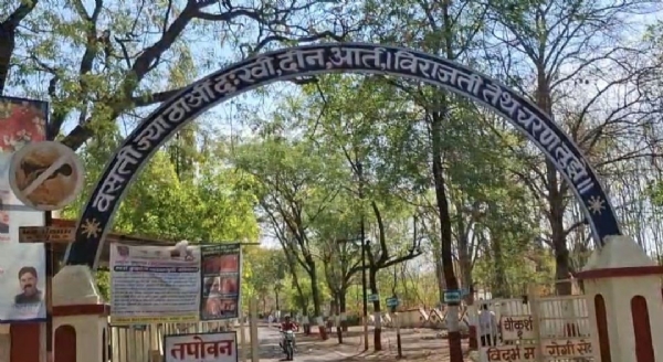 तपोवनात परत चुलीच्या धुरात जगणं तपोवनातील ४५० कुष्ठरुग्णांना गॅस टंचाईचा फटका