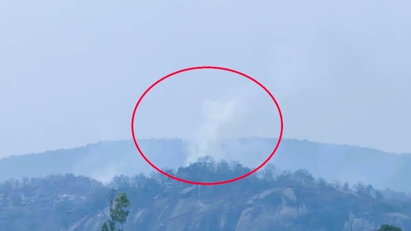 छत्तीसगडमध्ये डोंगराला धडकून विमान कोसळले, वैमानिकांचा मृत्यू