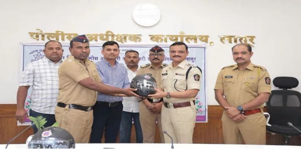 हेल्मेट, एक आयुष्य – लातूर पोलिसांचा अभिनव उपक्रम