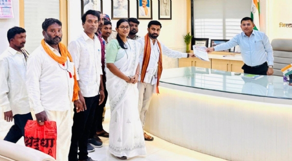 शबरी आवास योजनेचे शेकडो प्रस्ताव धारणी प्रकल्प कार्यालयाकडे धूळखात